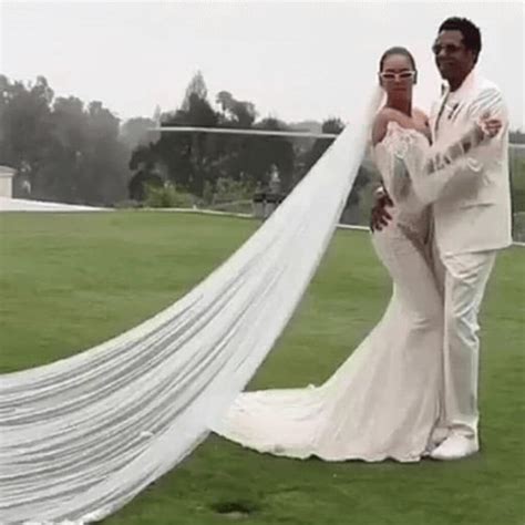 Beyoncé Reveals Her Dress From Vow Renewal Ceremony