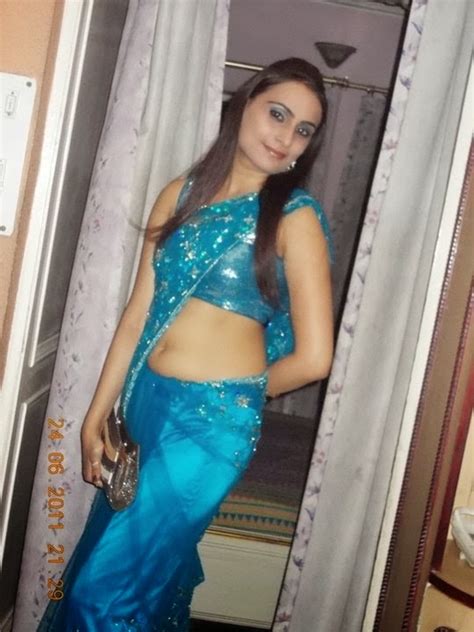 desi real wife saree photo sexy housewife saree blouse hd gallery