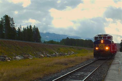 canadas rocky mountaineer rail   epic train ride