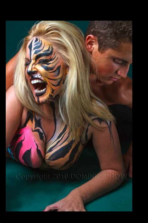 Artwork Half Women Half Tiger Body Painter Andreza Moon