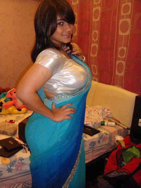 Desi Sexy Girls Aunties Hot Boobs Wallpapers