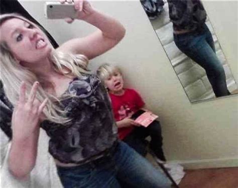 21 worst mom selfies of all time the hollywood gossip