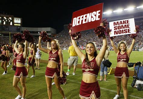 College Football World Reacts To Viral Cheerleaders Video The Spun