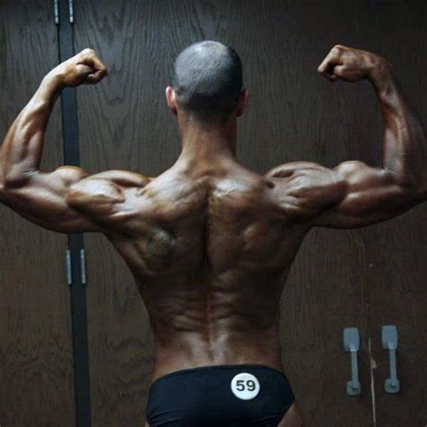 amateur bodybuilder of the week amputee builds muscle
