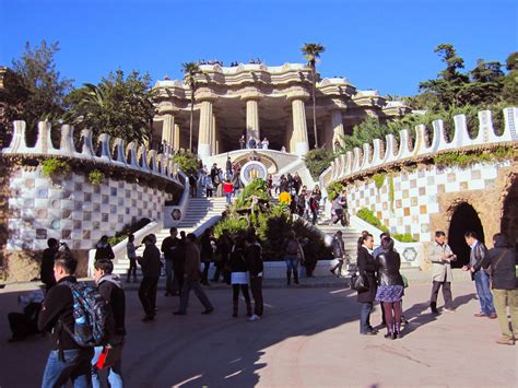 main entrance  park gueell park guell      flickr