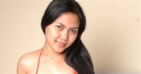 Indri Shinta Indonesian Model In Floral Underwear Blog Bugil