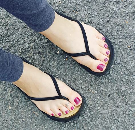 Aggressiv Unter Transzendieren Girls In Flip Flops Tumblr Verlust Henne