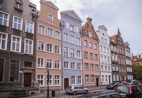 gdanskie fasady odnowa spacer sladami odnowionych kamienic gdansk