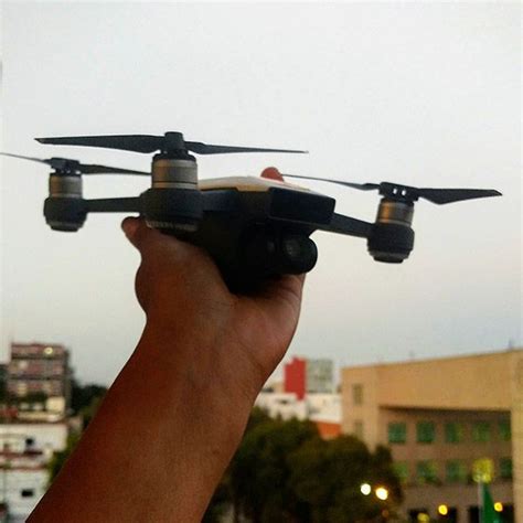drone dj spark precio  caracteristicas mundukos