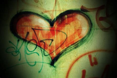 wallpaper cool love heart graffiti design for inspiration