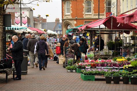 spalding traders urge councillors  stand   town centre  voice
