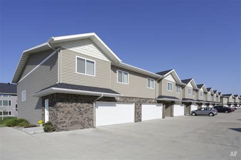 town square townhomes   ave  fargo   apartment finder