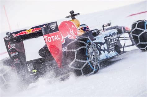 formel 1 im schnee verstappen mit red bull showrun in kitzbühl autobild de