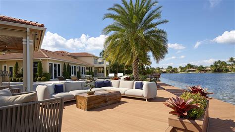 doral residence luxurious house  miami beach florida  stunning