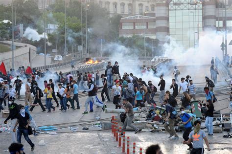 turkey protesters retake streets pm defiant world news