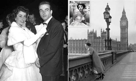 rare elizabeth taylor photos with james dean and richard burton to go on display daily mail online