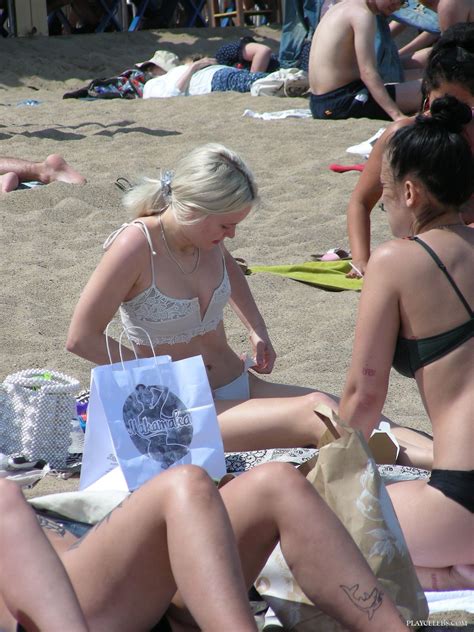 Leaked brie larson paparazzi swimsuit beach photos