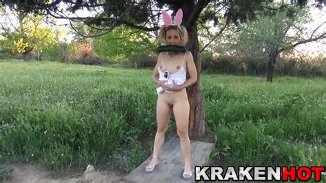 krakenhot bunny girl provocative in a outdoor voyeur
