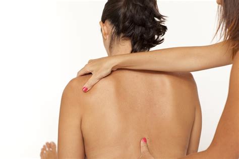 6 back massage pressure points for relaxation and stress