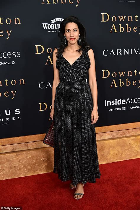 huma abedin attends the new york premiere of downton abbey