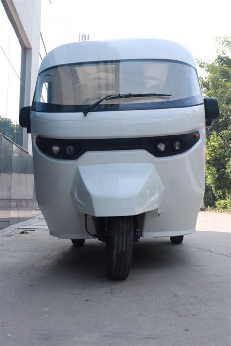 dandera otua wheeler cargo ev launched  india shifting gears