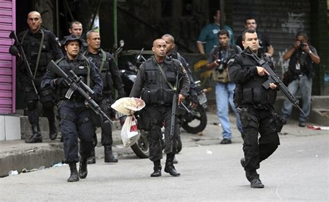 Police Seize Biggest Rio De Janeiro Slum As World Cup Clean Up Begins