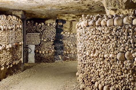 visiting  paris catacombs  complete guide tips