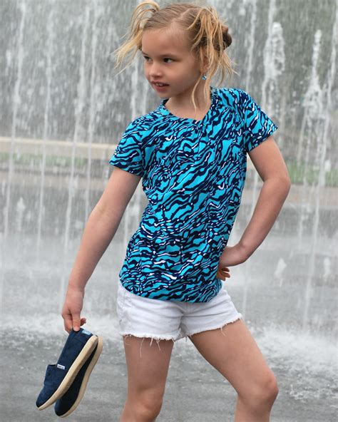 pose child modeling mag junior fashion experts junior fashion expert lanas tip   week