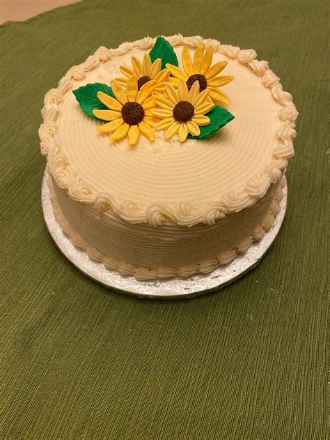 happy birthday ginny decorated cake  julia cakesdecor