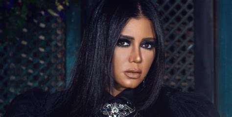 الفنانة رانيا يوسف تظهر بإطلالة جريئة في آخر جلسة تصوير لها