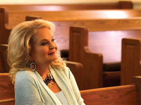 lynn anderson country singer who had an international pop hit with her