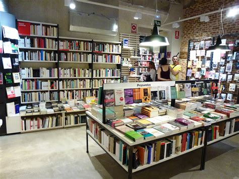 la libreria mas bonita de madrid es la central de barcelona la caja tonta