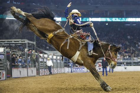saddle bronc rider jacobs crawley wins super series iii  rodeohouston