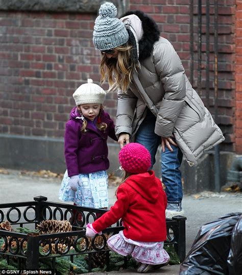 sarah jessica parker steps out with mini fashionista