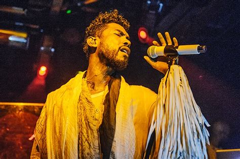 miguel says he makes better music than frank ocean billboard