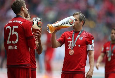 bayern munich celebrate bundesliga title  beer soaking
