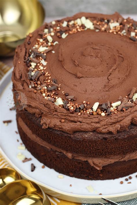 chocolate cake   basics janes patisserie