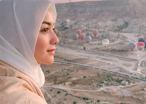Citra Kirana Jadi Satu Satunya Hijabers Indonesia Di 100 Most Beautiful