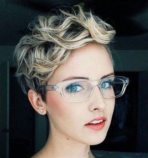 20 Best Hairstyles For Women With Glasses Hairstyles