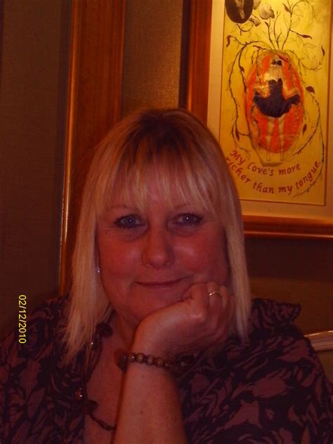 tinamarina1 59 from manchester is a local granny looking for casual