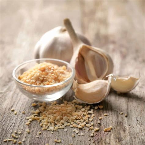 granulated garlic    substitutes