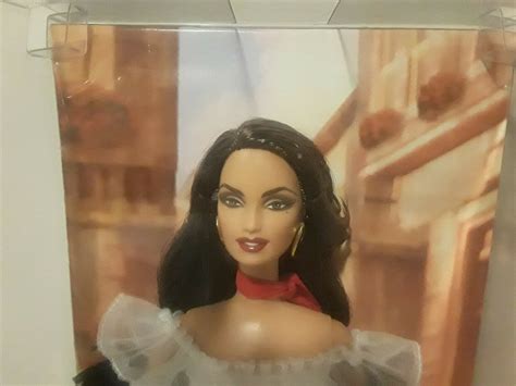 dolls   world italy barbie nrfb mint condition collectible doll