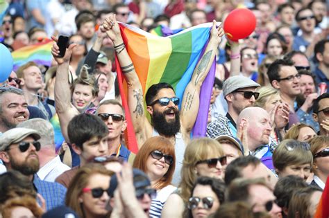 ireland voters give resounding 62 1 percent yes to gay