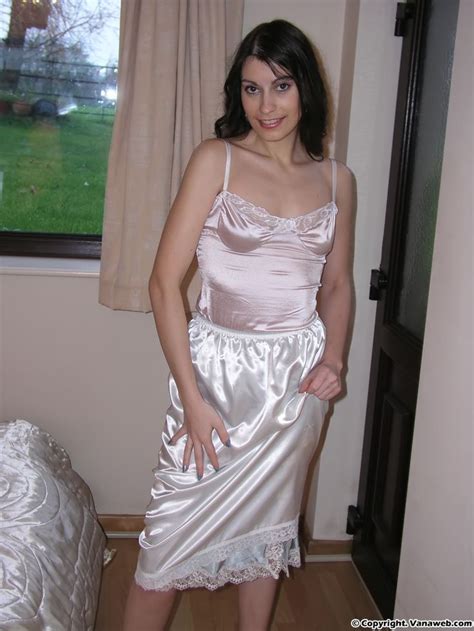 2005 Silver Lining Wedding Dresses For Girls Satin Clothes Dresses