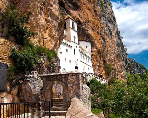 ostrog kloster die abgelegensten kloester und tempels der welt