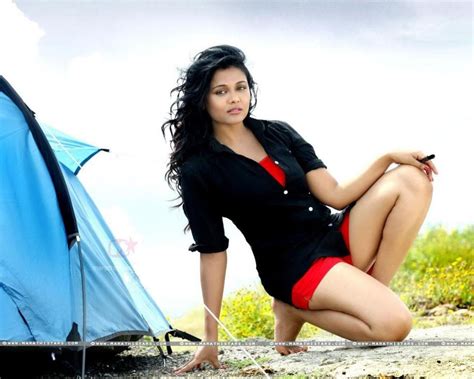 Sonalee Kulkarni Marathi Actress Photos Biography Wiki