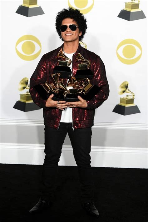 Bruno Mars Sweeps The 2018 Grammys With 7 Awards Entertainment Tonight
