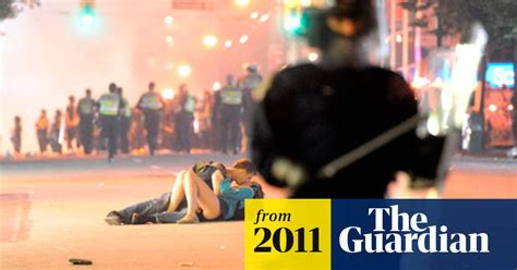 vancouver kiss couple were knocked down by riot police