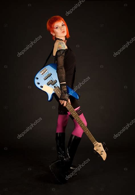 dívka rock s basová kytara — stock fotografie © elisanth 1106347
