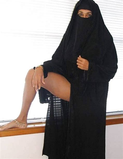 arabic niqab girl showing big tits in